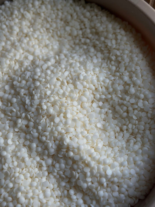 Noix de coco et cire de coco utilisée pour la fabrication de bougies Neige et Coton